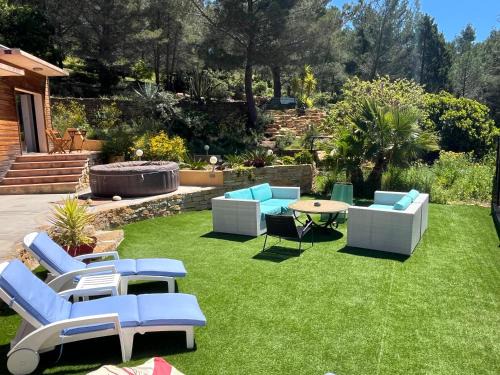 Ceyreste Villa | Relaxing Villa with Hot Tub and Ocean Views in La Ciotat