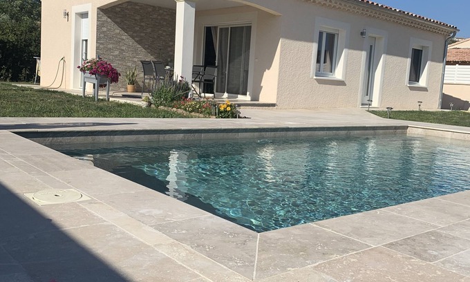 Vallon-Pont-d'Arc Villa | Villa Avec Piscine: Guest Rated 10/10 with Pool & Breakfast