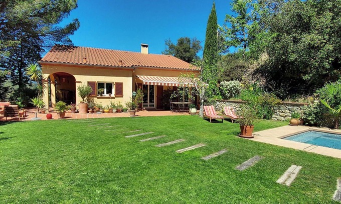 Ceret Villa | Serene Villa with Pool in Nature Near Ceret