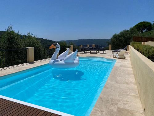 Nice Villa | Elegant Villa with Heated Pool and Ocean Views in Nice