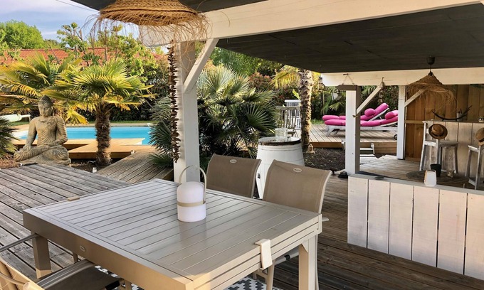 Le Teich Villa | Relaxing Villa with Pool in Lush Arcachon Greenery