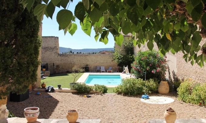 Cruzy Villa | Relax in a Villa with Pool at Domaine Viticole, Narbonne