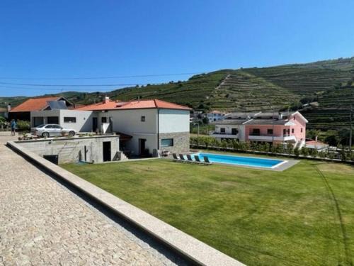 Peso da Regua Villa | Elegant Villa with Pool in Douro Region - 4-Star Retreat
