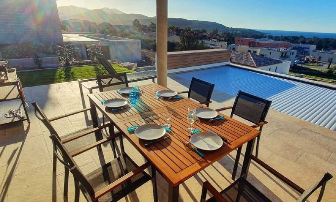 Lozari Villa | Villa avec Piscine et Vue Mer à Lozari - Idéal Proche Plage