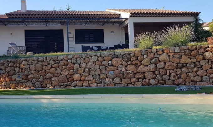 Flayosc House | Enchanting Villa Avec Piscine with Private Pool & Kitchen