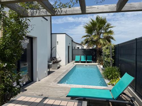 Vaux-sur-Mer Villa | Inviting Villa with Pool Steps from Beautiful Beaches