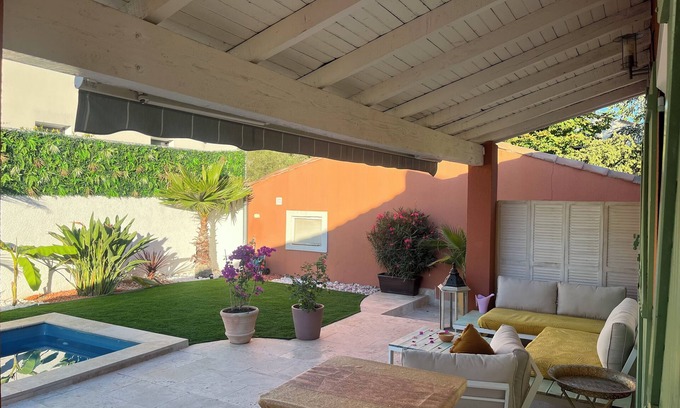 Poulx Villa | Inviting Villa with Pool Near Nîmes and Pont du Gard