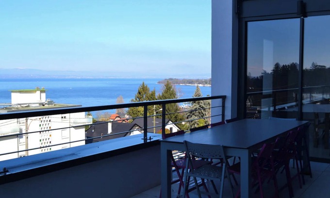 Thonon-les-Bains Villa | Villa 'Avec Vue Sur Lac Léman' with Lake View, Wi-Fi and Air Conditioning