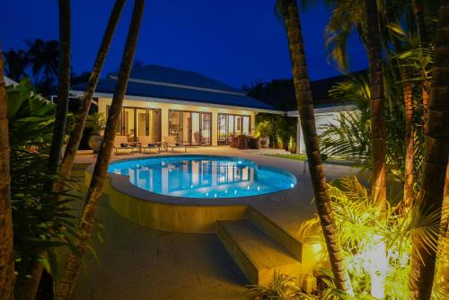 Rawai Villa | Inviting Pool Villa Near Nai Harn Beach - 4-Star Stay