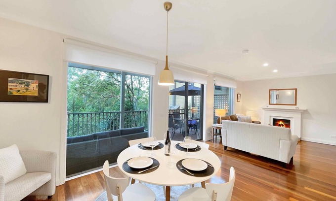 Pokolbin Villa | Villa Azille - Top-Rated 2-Storey Retreat at Cypress Lakes