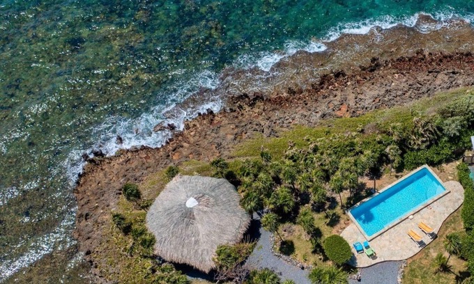 First Bight Villa | Villa Azul: Secluded Paradise with Pool and Ocean Views