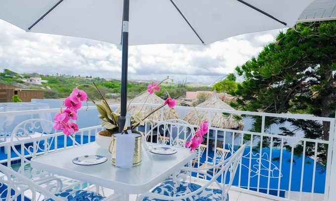 Pos Chiquito Apartment | Villa Azul 5 - Oceanfront with Pool & Spa Amenities