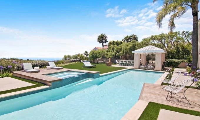 Central Malibu House | Ultimate Villa Azure Escape with Oceanfront Luxury