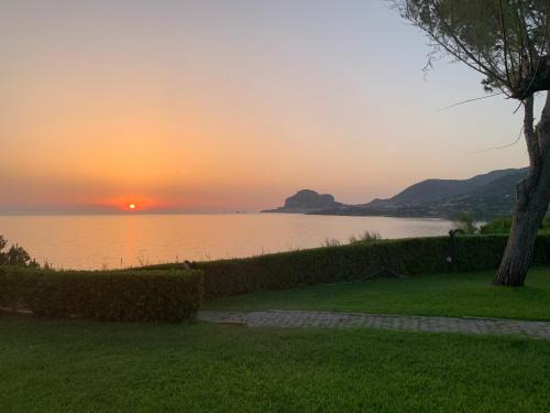 Mazzaforno Villa | Villa Azzurra: Oceanfront Escape with Pet-Friendly Amenities