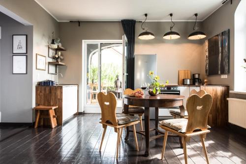 Gotha Apartment | Experience Villa B: Historic Elegance in Gotha, 4 Stars