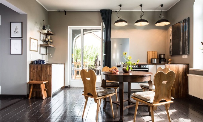 Gotha Apartment | Villa B - Unwind in Gotha's Historic Elegance & Amenities