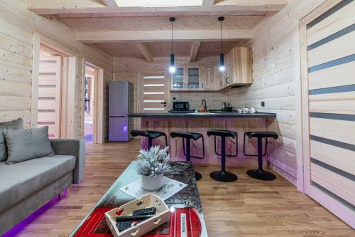 Gronkow House | Family-Friendly Villa Balos with Kitchen & 9/10 Guest Rating