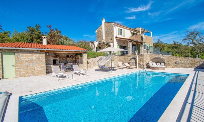 Bartolici Villa | Charming Villa with Private Pool Near Motovun Awaits You