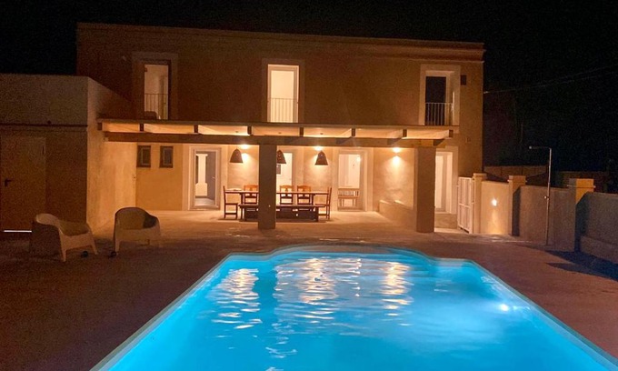 Deltebre Villa | Villa Barracot: Guest Rated 9.5 with Pool & Pet Friendly