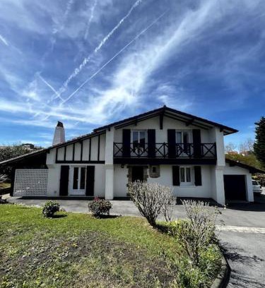 Bidart Villa | Villa Basque: 4-Star Retreat with Ocean Views & Garden