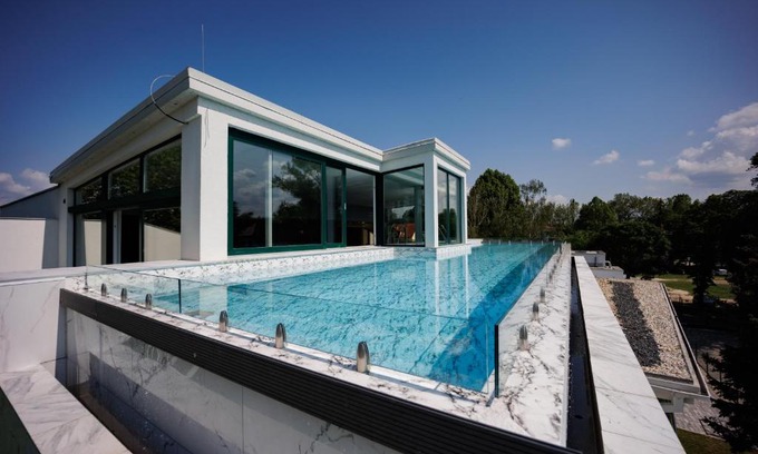 Siofok Aranypart Apartment | Relax at Villa Bauhaus Wellness Apartman with Ocean Views