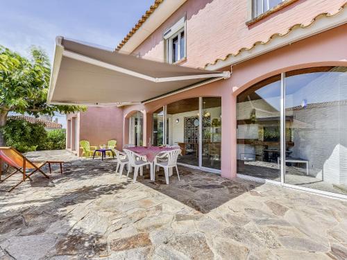Le Barcares Villa | Oceanfront Villa Bausil: Guest Rated 10/10 Experience