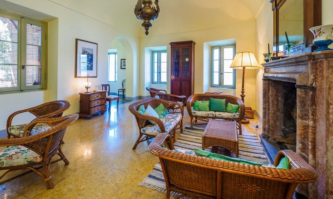 Siviano House | Family-Friendly Villa Beatitudo - Lakefront Oasis Awaits