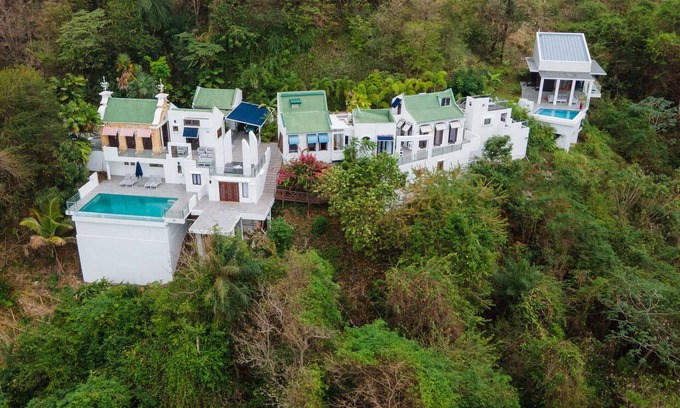 Plymouth Villa | Elegant Villa Being - Tobago B&B with Ocean View & Pool