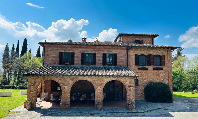 Santarello Villa | Elegant Villa Bella Cortona: 4-Star Oceanfront Retreat