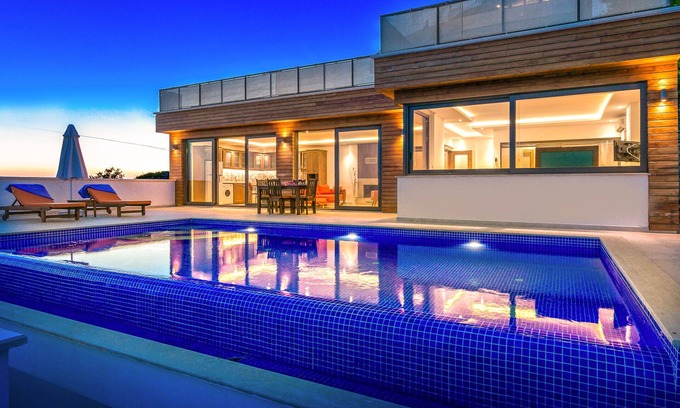 Islamlar Villa | Villa Bella: Honeymoon Hideaway with Private Heated Pools