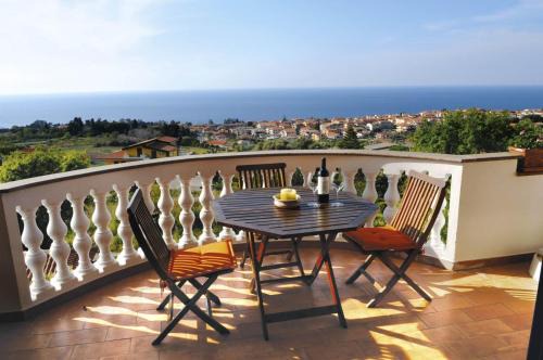 Santa Domenica Apartment | Pet-Friendly Villa Bella Vista with Oceanfront Views