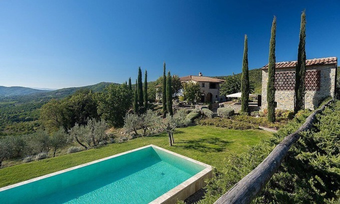 Bucine Villa | Villa Bellamia: A Two-Story Retreat with Pool and Free Wi-Fi