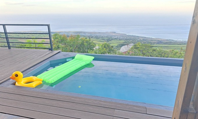 Saint-Leu Villa | Villa Bellevue: Breathtaking Views and Private Pool Oasis
