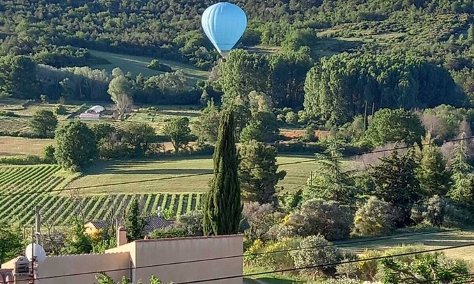 Puimoisson House | Villa Bellevue: Family-Friendly Retreat with Lake Views