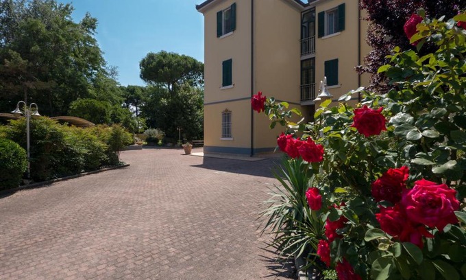 Porto Garibaldi Bed & Breakfast | Villa Bellini: Guest Rated 9/10 with Breakfast & Hot Tub