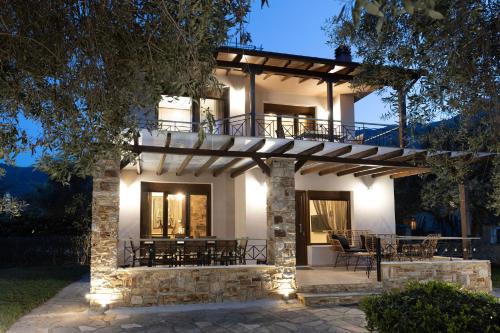 Skala Potamias Villa | Villa Bellissimo: Pet-Friendly Retreat with 9.8 Rating