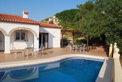 Pedreguer Villa | Family-Friendly Villa Bello Horizonte with Oceanfront Pool