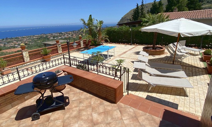 Altavilla Milicia Villa | Villa Belvedere di Altavilla: Poolside Escape Near the Sea
