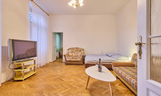 Janske Lazne Apartment | Relaxing Villa Belvedere: Lake View, Spa & Family-Friendly