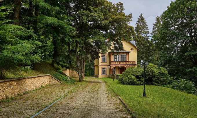 Janske Lazne Apartment | Discover Villa Belvedere: A Family-Friendly Lake Retreat