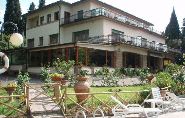 Oltrarno Hotel | Discover Villa Belvedere: 4-Star Comfort with Breakfast