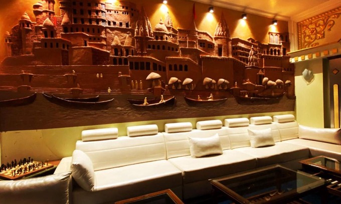 Varanasi House | Discover Villa Benares: Pet-Friendly & Family Welcoming Stay