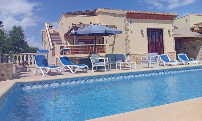 San Fulgencio Villa | Villa Bentota with private pool and terrace, 10 minutes from the beach