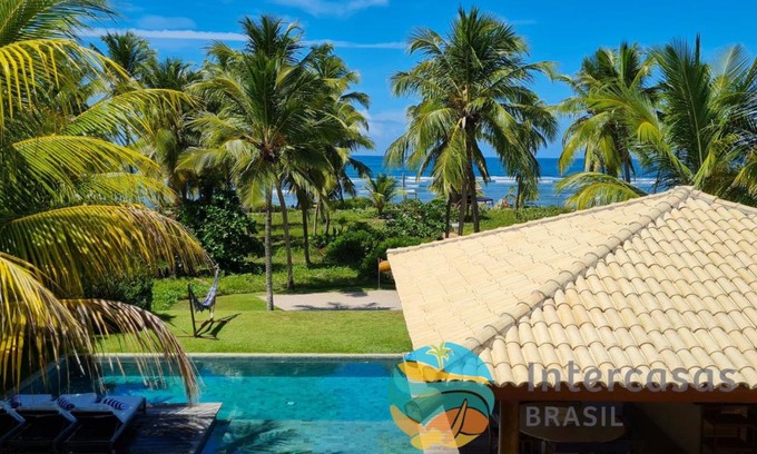 Farol Villa | Relax at Villa Biarritz with Oceanfront Views and Pool