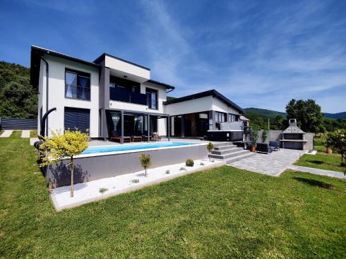 Otocac Villa | Experience Villa Biser Gacke: Oceanfront Bliss with Pool