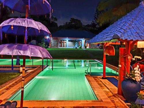 Penestanan Villa | Villa Biyu Siyu: Family-Friendly Getaway with Pool & Hot Tub
