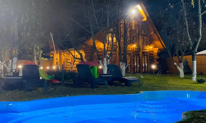 Darnyckyj Ski Chalet | Relax at Villa Bizon Lake - Osocor with Pool & Hot Tub