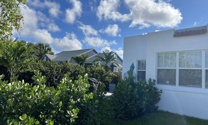 Mango Groves Villa | Villa Blanca: New Getaway Near the Beach, Rated 10/10