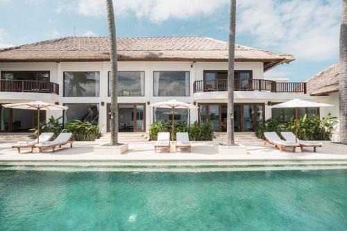 Manggis Villa | Discover Villa Blanca by Alfred: Poolside Bliss in Bali