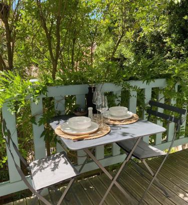 Cap-Ferret Apartment | Cozy Villa Blanche with Ocean View & Child-Friendly Amenities